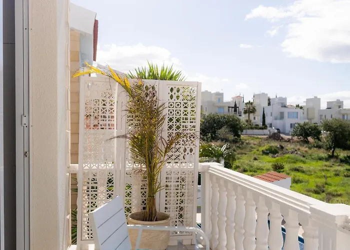 Elderflower #10 Vila